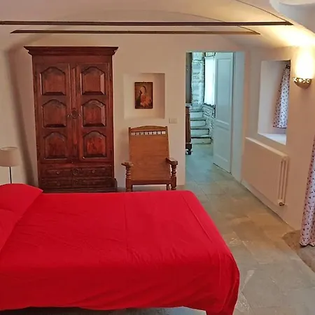 Maggiore - - Piano Terra - La Casaccia بيت للعطل
